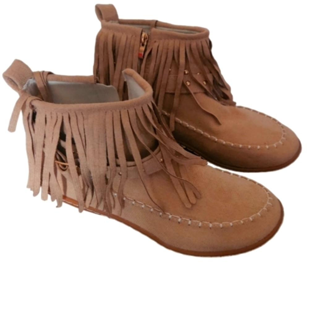 Fringed Tan Moccasins for Women